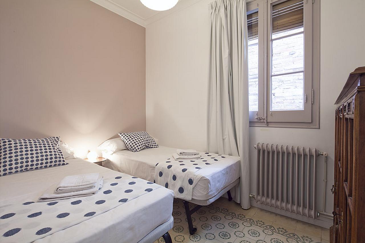 Central And Spacious Family Apartment برشلونة المظهر الخارجي الصورة