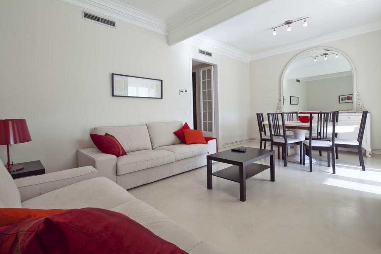 Central And Spacious Family Apartment برشلونة المظهر الخارجي الصورة